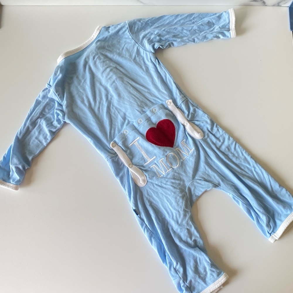 Bamboo Kickee pants 0-3 month pajamas- I love Mom